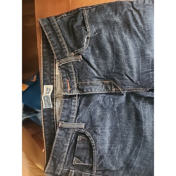 Signature Levis Jeans Womens Size 12 Short Low Rise Boot Cut Stretch Whiskered - Picture 3 of 9